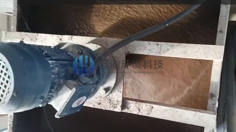 廣西仙鶴新材料丨低壓+高壓帶式污泥脫水機(jī)，干度達(dá)45%